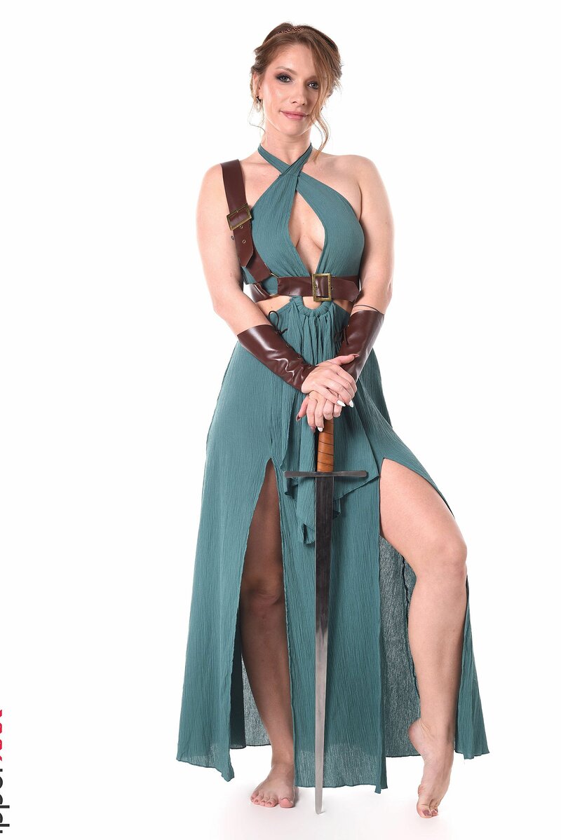 Эмилия, 23 года, 3 размер груди